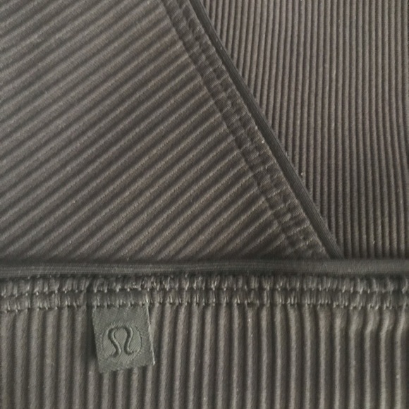 NWOT Lululemon Crop Top - Picture 3 of 10